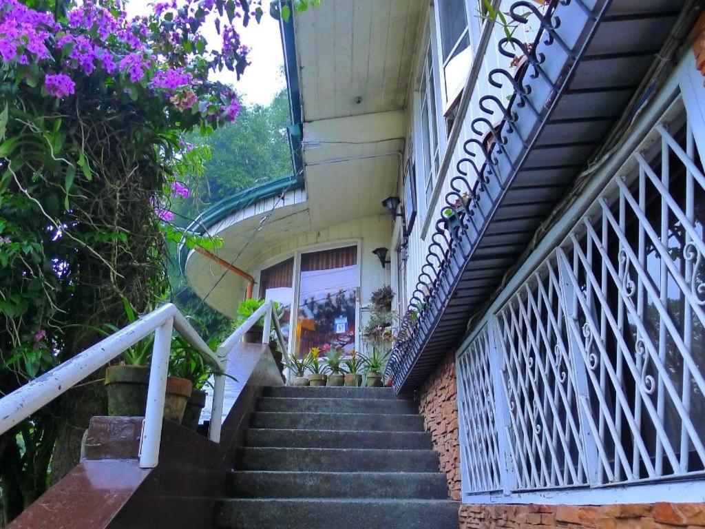Mountain Lodge And Restaurant Baguio City Εξωτερικό φωτογραφία